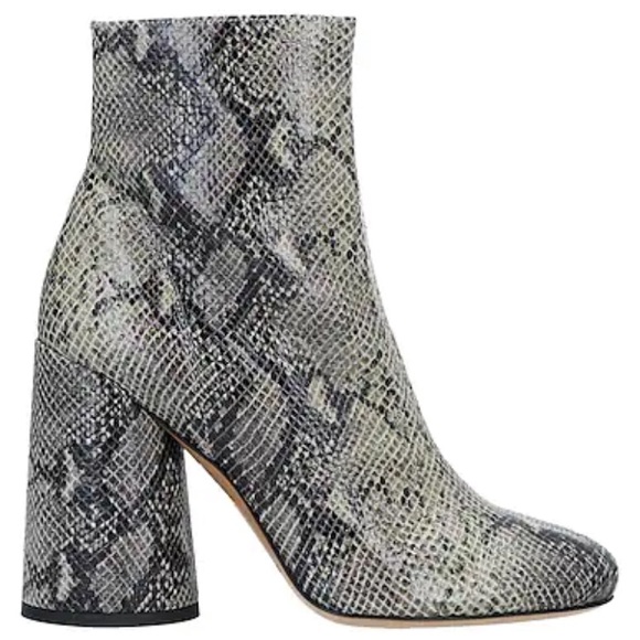 Armani genuine leather, ankle boots, brand new, NO BOX, size 38 (8=US) $275 - Picture 4 of 17